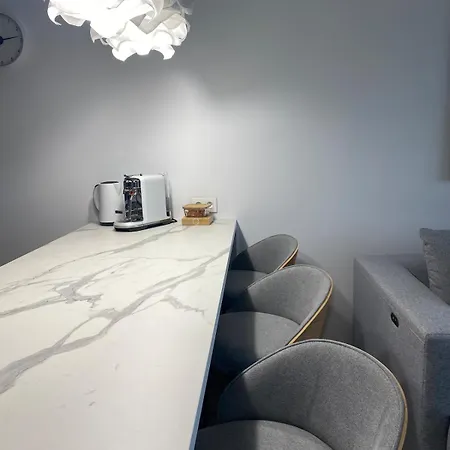 Eurovea Tower 21p Amazing View Апартаменти *