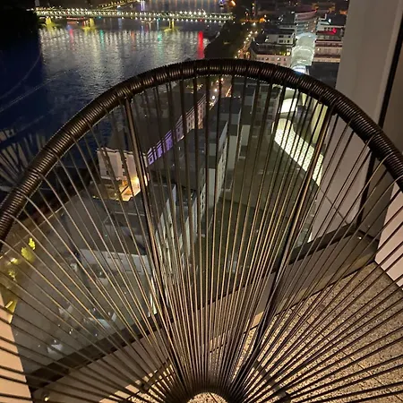 Eurovea Tower 21p Amazing View Апартаменти