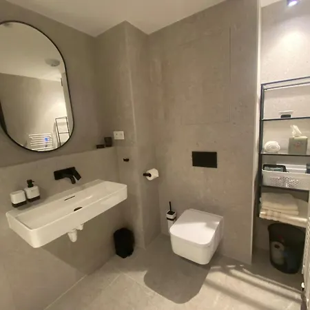 Eurovea Tower 21p Amazing View Apartamento Bratislava