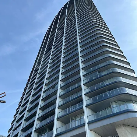 Eurovea Tower 21p Amazing View Апартаменти Братислава