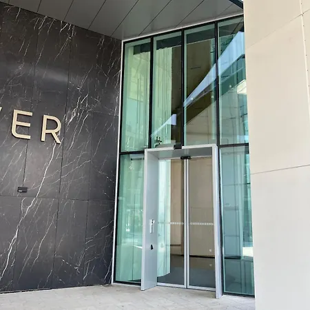 Eurovea Tower 21p Amazing View Апартаменти