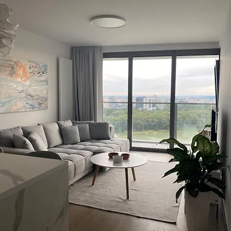 Eurovea Tower 21p Amazing View * Братислава