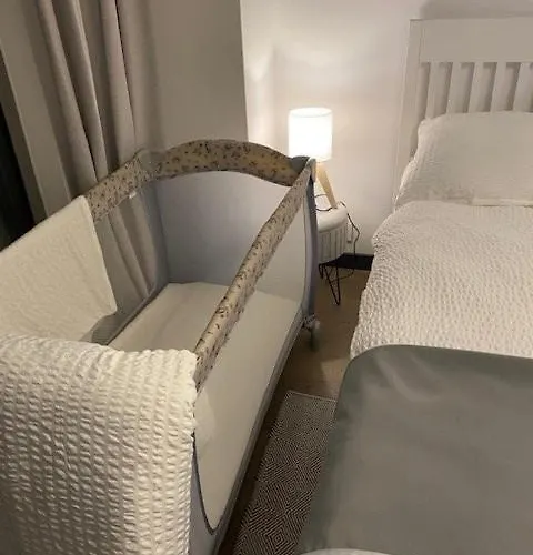 Eurovea Tower 21p Amazing View 아파트