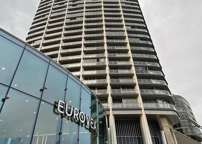 Eurovea Tower 21p Amazing View 브라티슬라바