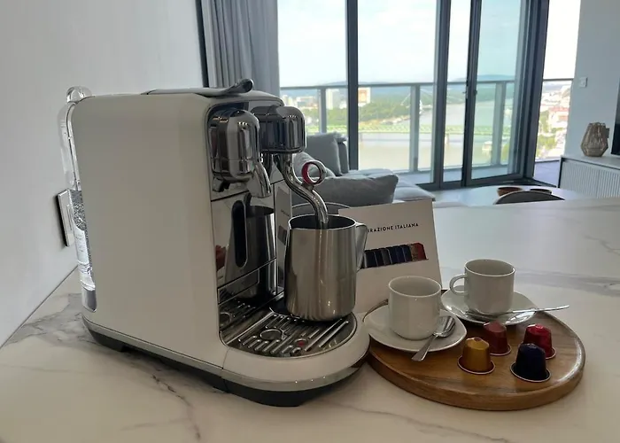 Eurovea Tower 21p Amazing View 아파트